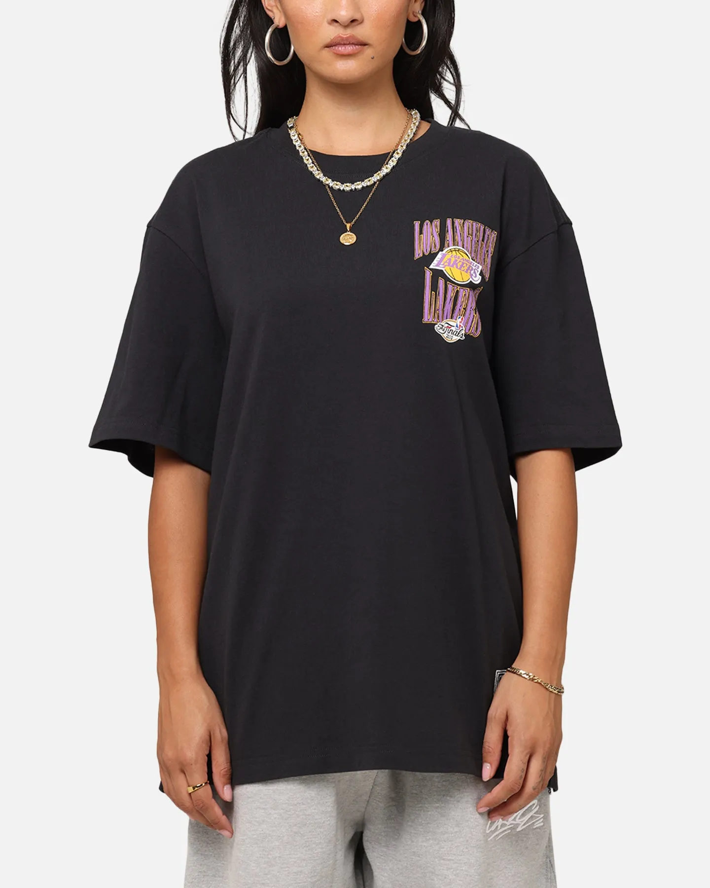 Mitchell & Ness Los Angeles Lakers 17-Time NBA Champions T-Shirt Faded Black Simple Comfort Wear StretchComfortWeave