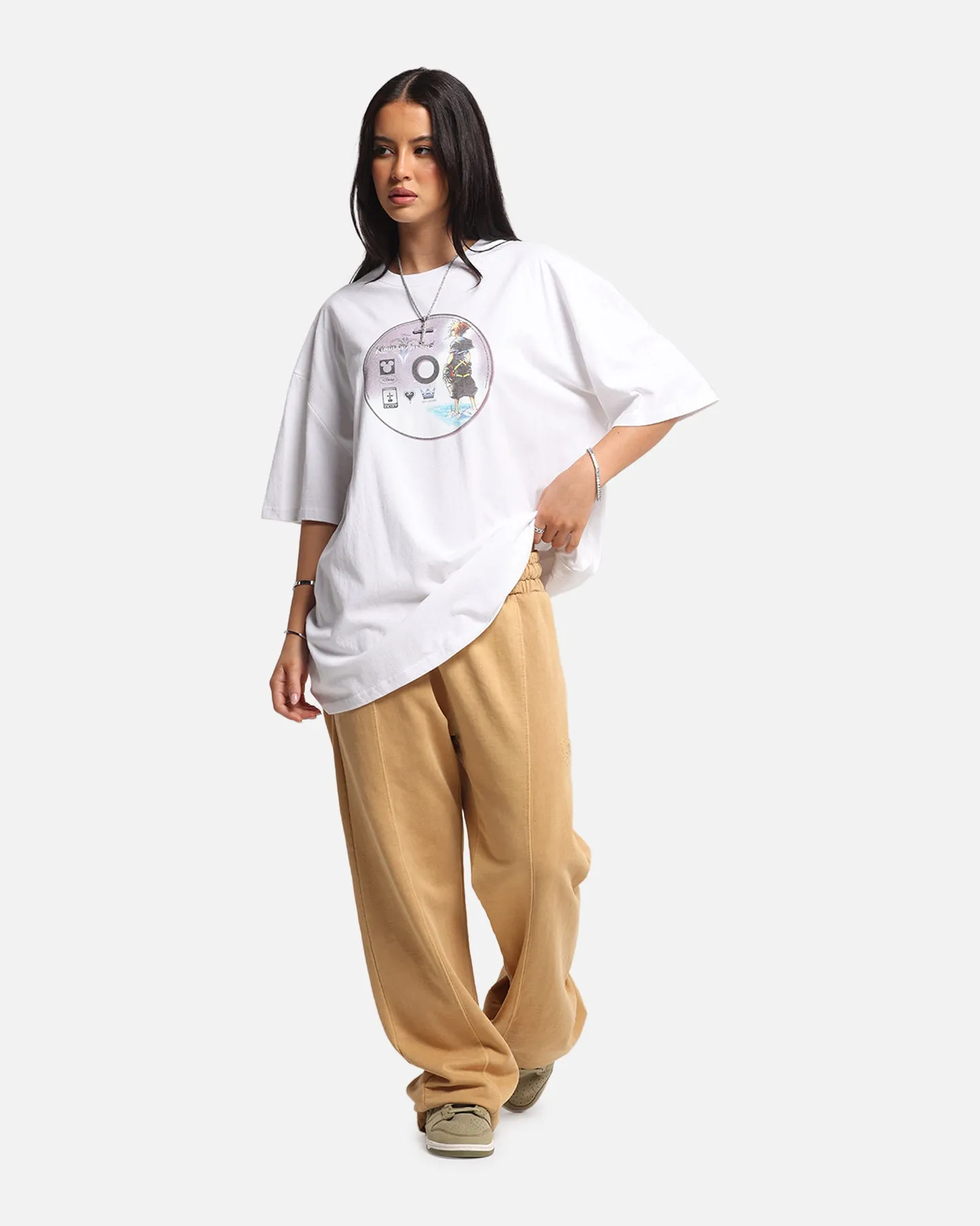 Layering Essential Flattering Shape Goat Crew Disney Kingdom Hearts Disc Heavy T-Shirt White