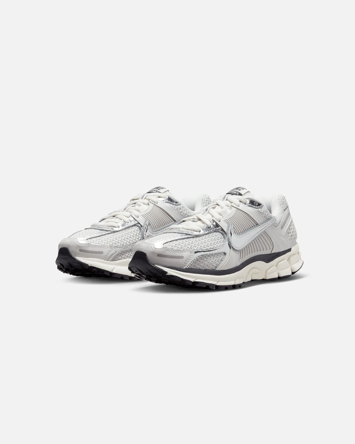 Nike Women's Zoom Vomero 5 Photon Dust/Chrome Velvet Soft Foot Support