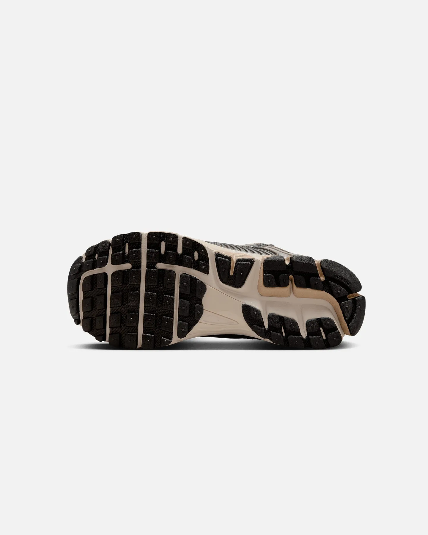 Daily Essential Classic Silhouette Design Nike Women's Zoom Vomero 5 Baroque Brown