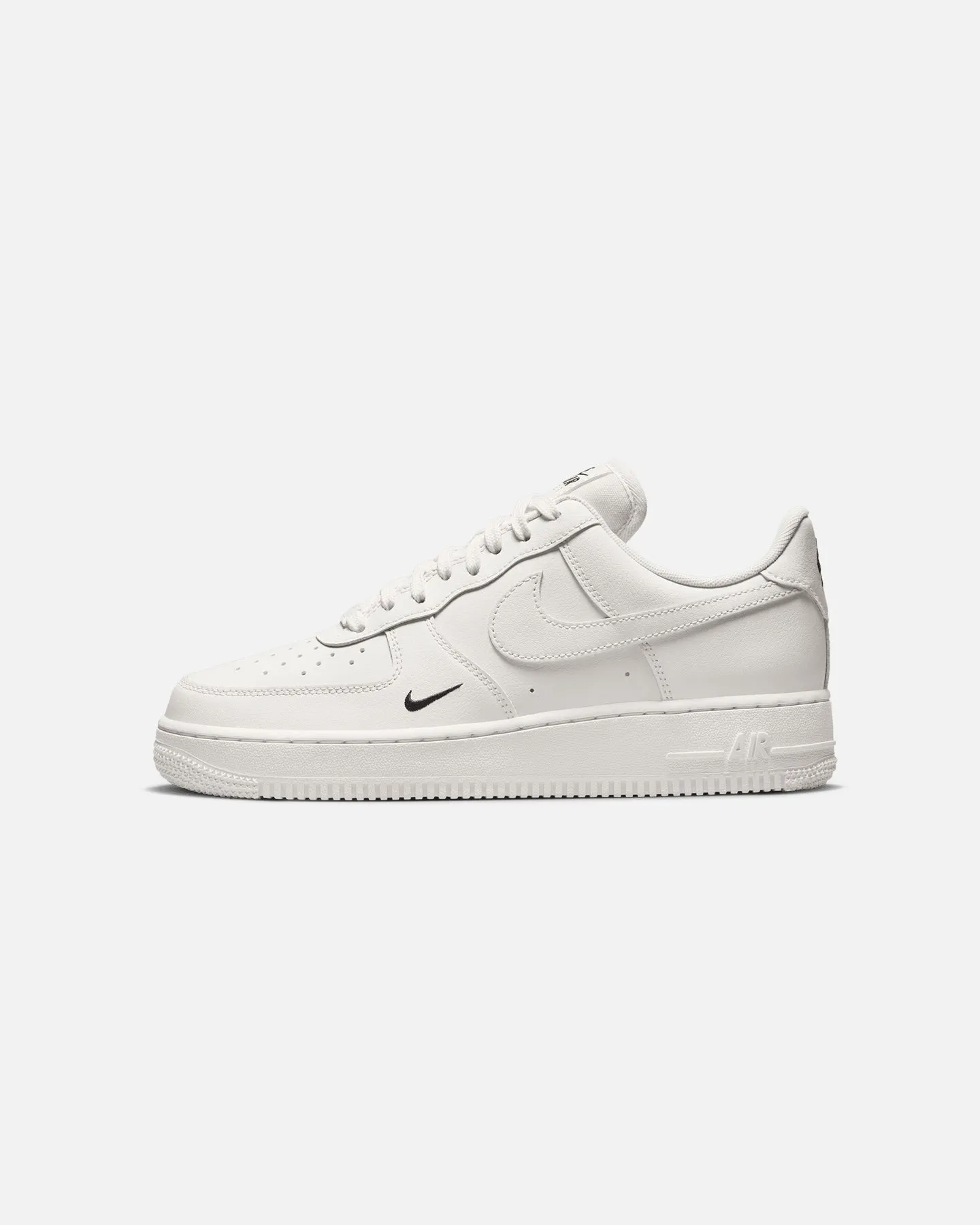 Season Ease Hot Pick Nike Women's Air Force 1 '07 Essential Sail/Sail