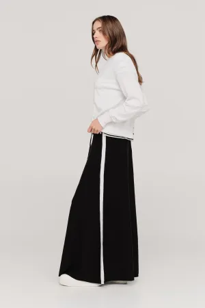 COMPLACENT SKIRT Side Slit