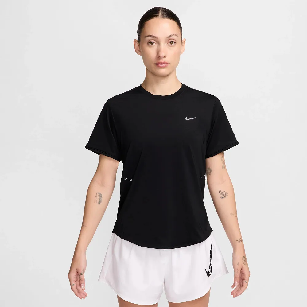 Women's Nike Swift Dri-FIT Short Sleeve Top Travel Trend Look