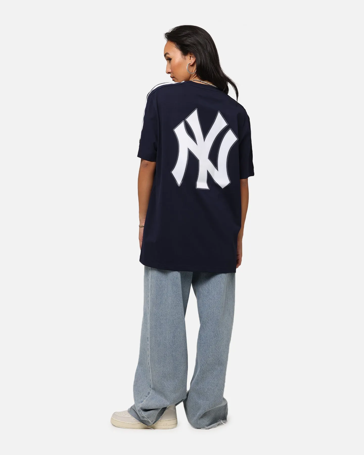 Pro Standard New York Yankees Classic Mesh Striped T-Shirt Midnight Navy Light and Soft Perfect for Travel