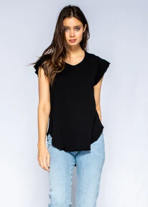 Travel Friendly Raw Flutter Shirt-tail Top