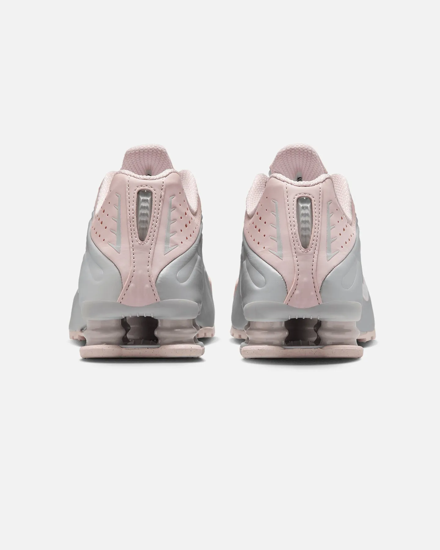 Nike Women's Shox R4 Barely Rose/Metallic Platinum Flexible Fit Active People Flexible Fit City Adventure
