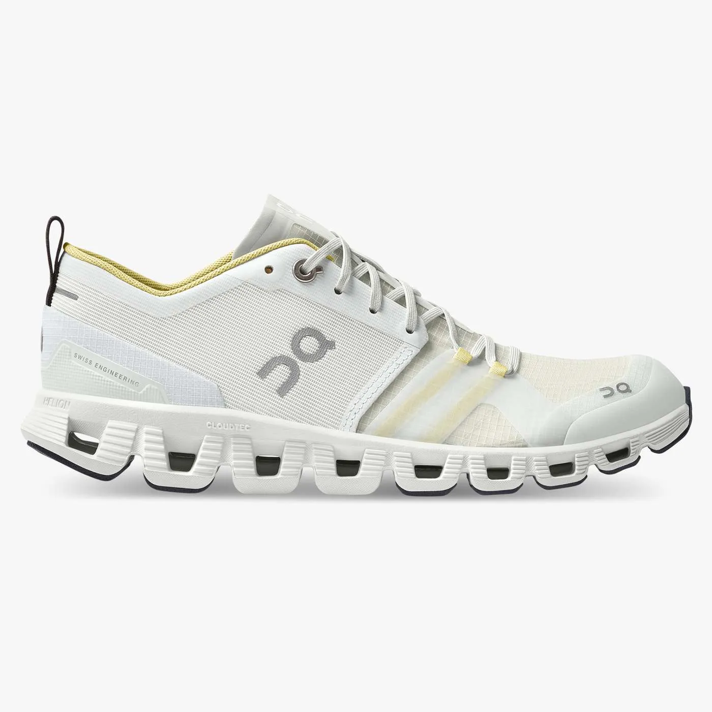 Women's Cloud X Shift 1 Thermoformed Overlay running in synthetic tracks shoes