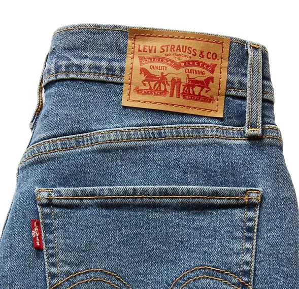 Levi's pantalone jeans da donna a vita alta e gamba larga High-Rise Wide-Leg 729700018 blu chiaro Winter Warmth Outdoor Adventure Outfit Ideas
