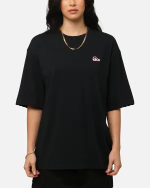 Fun and Relaxed Jordan Brand Sneaker Patch Crewneck T-Shirt Black/Varsity Red