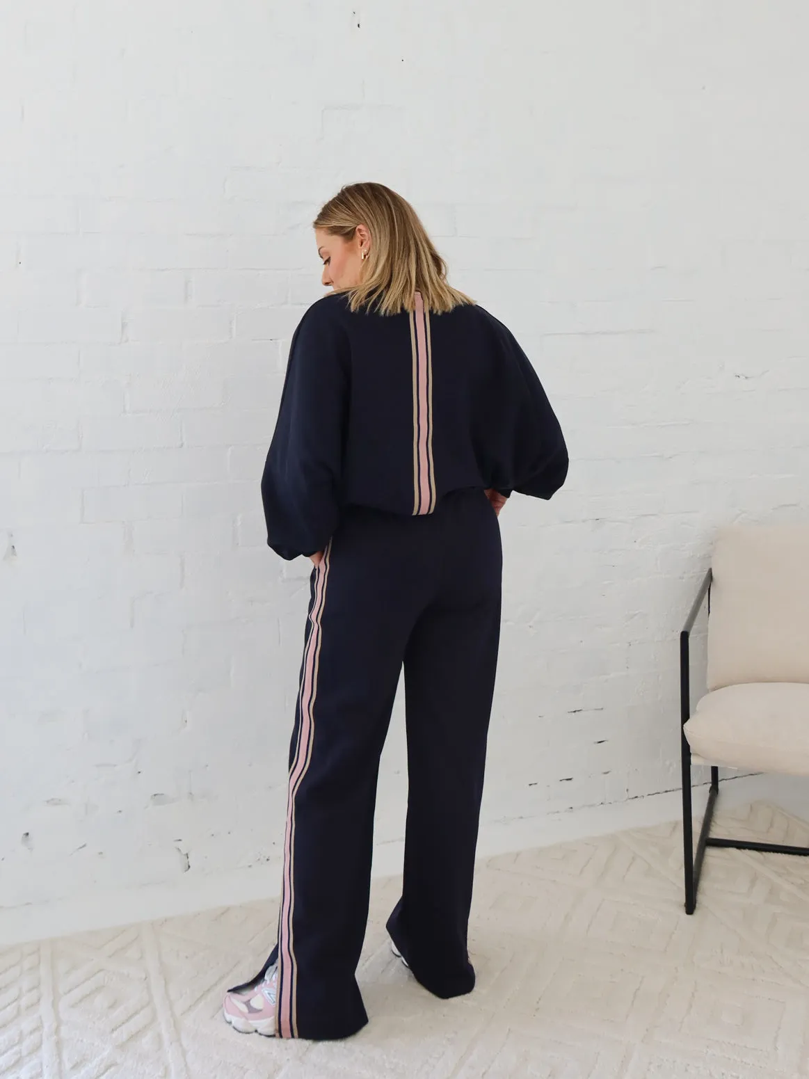 Sullivan Sweatshirt - Navy mountain style