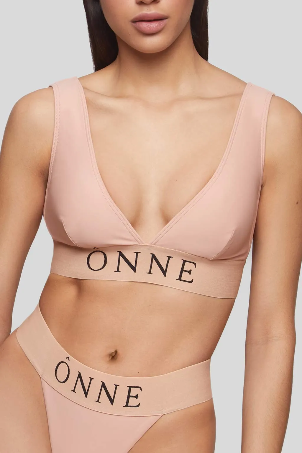 Ella Top High-Neck