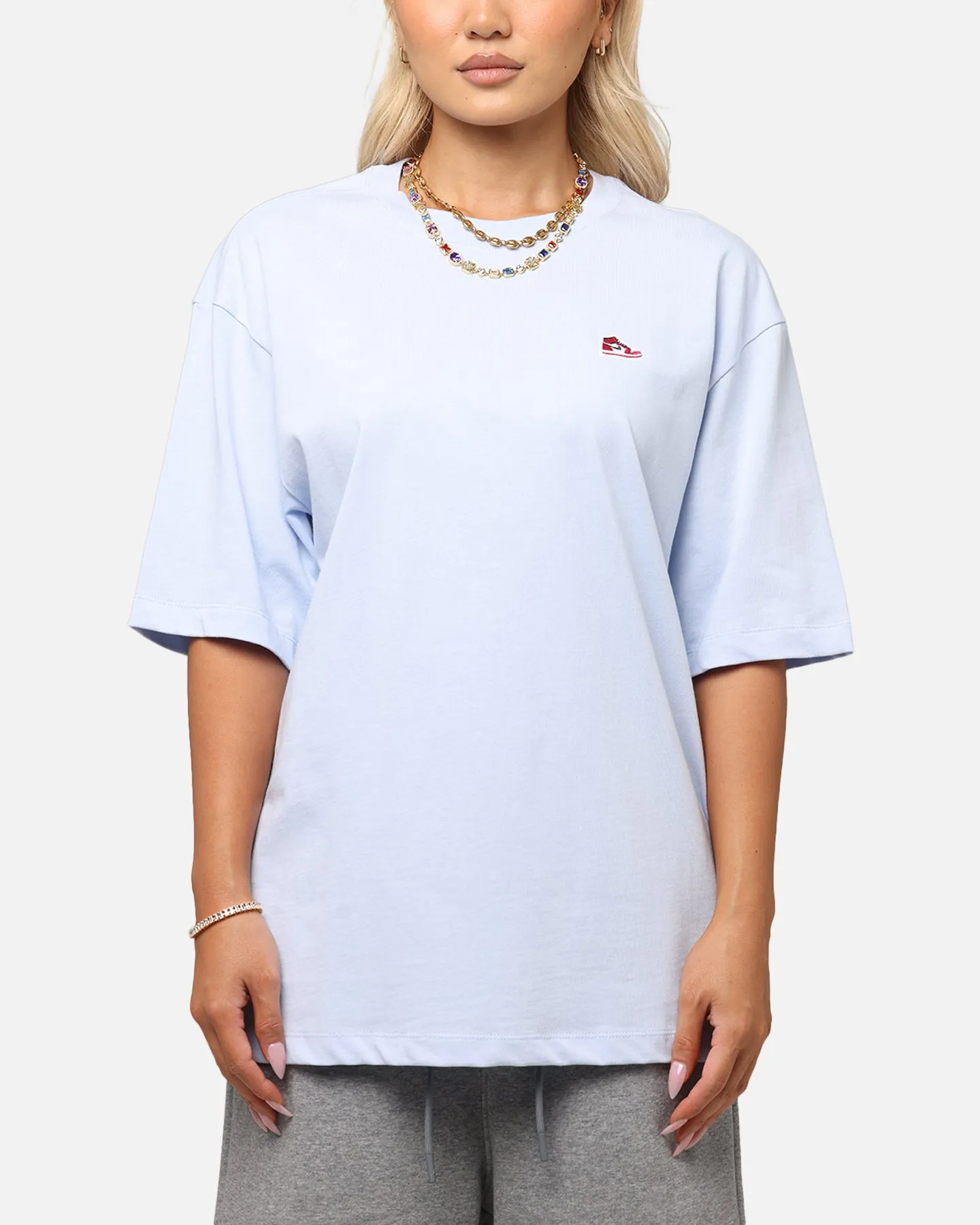 Jordan Brand Sneaker Patch Crew T-Shirt Blue/Black Sporty and Cool Relaxed Wear